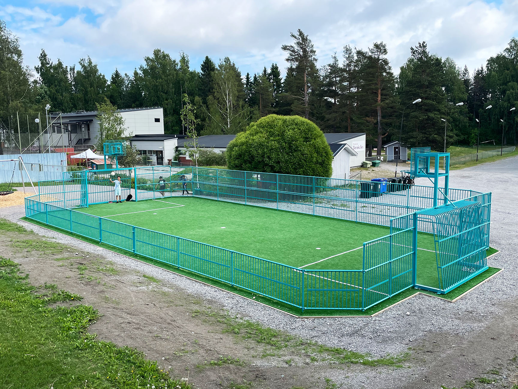 Turkis ballbinge i stål